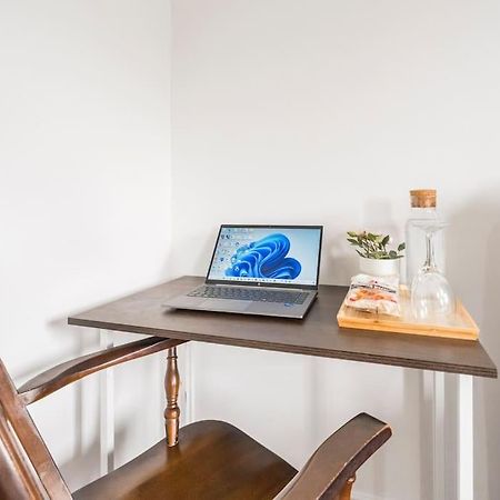 En-Suit Room With Free Dedicated Parking مانشستر المظهر الخارجي الصورة