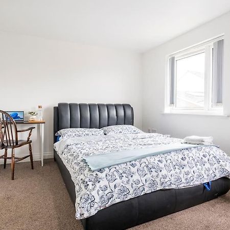 En-Suit Room With Free Dedicated Parking مانشستر المظهر الخارجي الصورة
