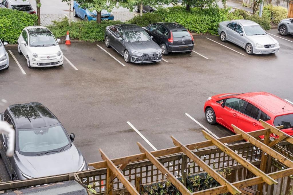En-Suit Room With Free Dedicated Parking مانشستر المظهر الخارجي الصورة